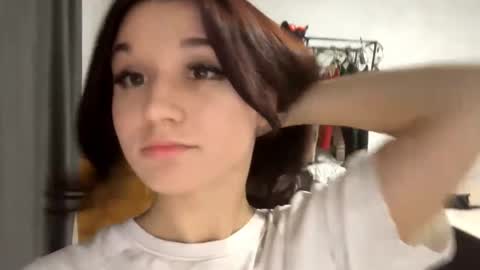 Snapshot of lorettedekay chatting on October 9, 3:43 pm Kate online show from October 9, 3:43 pm