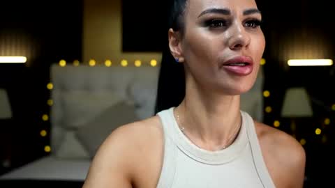 LoretteLorena online show from July 18, 5:00 am