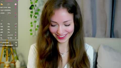 Snapshot of loriamarzinske chatting on October 15, 9:59 pm Naomi online show from October 15, 9:59 pm