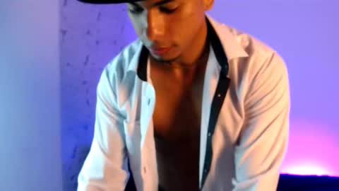 Lorian Vikel  online show from February 6, 5:01 am