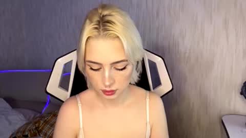 Isabel online show from November 25, 10:15 am