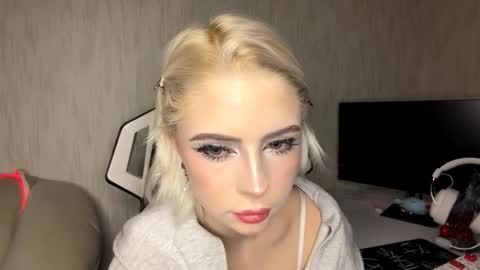 Isabel online show from December 1, 5:12 am