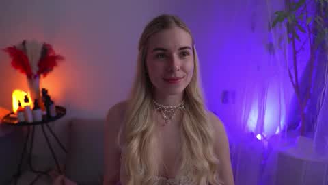 Snapshot of lorrie_love_story chatting on September 26, 9:13 am Lorrie online show from September 26, 9:13 am