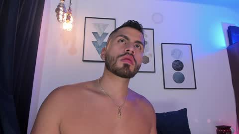 Snapshot of los_juanes chatting on January 2, 8:35 pm JUAN  JUAN online show from January 2, 8:35 pm