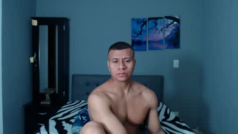 Snapshot of lothbrok_strong chatting on July 18, 11:30 pm lothbrok online show from July 18, 11:30 pm