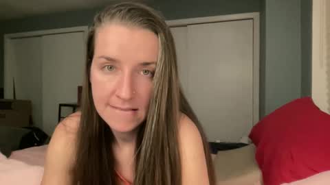 lothlori online show from February 12, 1:00 am