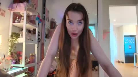 Snapshot of lottieslilsecret chatting on April 23, 12:12 am Lottie online show from April 23, 12:12 am