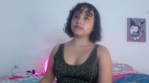 lou_cuteee online show from February 6, 4:10 am