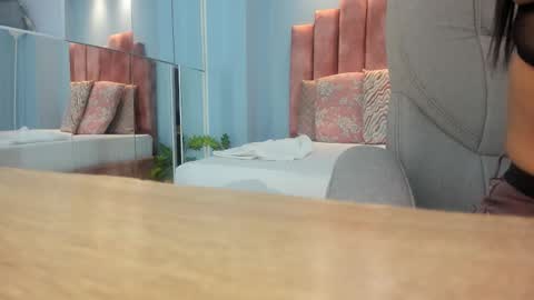  Lou Rosse  online show from December 16, 8:14 pm