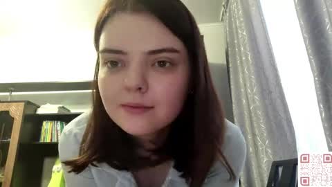 Snapshot of loudeguise chatting on May 11, 8:42 am Esma online show from May 11, 8:42 am