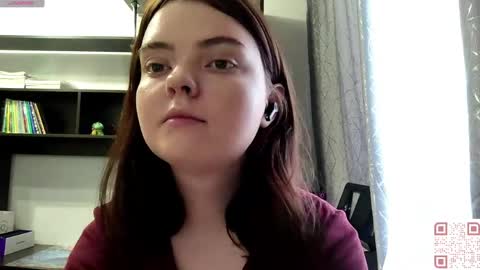 Snapshot of loudeguise chatting on May 31, 9:05 am Esma online show from May 31, 9:05 am