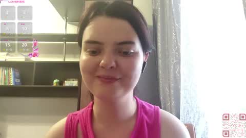 Snapshot of loudeguise chatting on June 13, 10:13 am Esma online show from June 13, 10:13 am