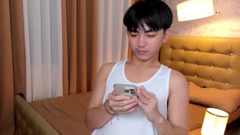 Snapshot of louieismy_name chatting on October 22, 2:45 am ignot ursh online show from October 22, 2:45 am
