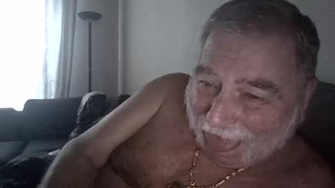 louis_chokdee online show from September 29, 4:45 pm