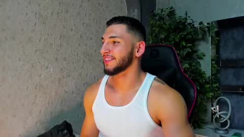 Snapshot of louis_connor chatting on October 28, 1:20 am Louis online show from October 28, 1:20 am