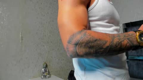 Louis online show from December 19, 1:23 am