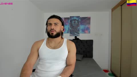 louis_marley_ online show from December 16, 8:48 pm