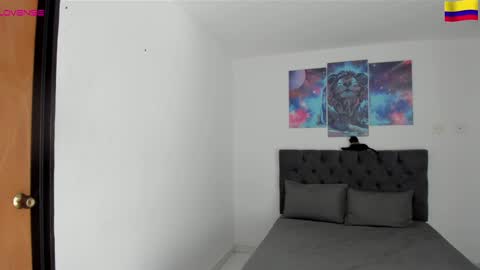 louis_marley_ online show from December 18, 2:06 pm