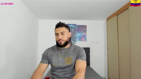 louis_marley_ online show from December 18, 9:08 pm