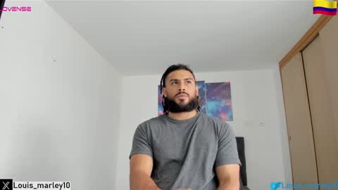 louis_marley_ online show from January 31, 6:36 pm