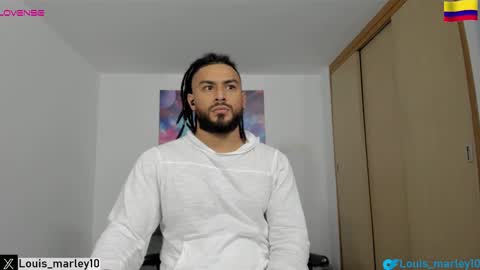 louis_marley_ online show from February 9, 11:36 pm