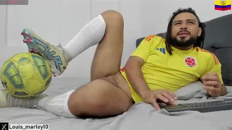 louis_marley_ online show from July 6, 3:03 pm