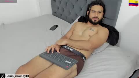 louis_marley_ online show from July 29, 12:03 pm