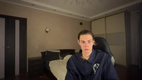 Snapshot of louis_preston chatting on February 21, 11:54 pm Mark online show from February 21, 11:54 pm