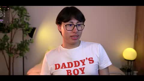 Snapshot of louis_zh chatting on February 19, 11:56 pm Louis online show from February 19, 11:56 pm