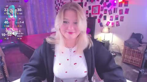 Loise online show from November 17, 10:04 pm