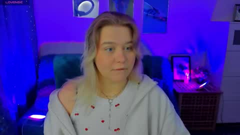 Loise online show from November 29, 9:51 pm