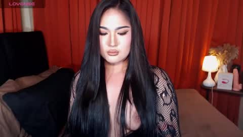 Snapshot of louisse_moone chatting on May 16, 4:42 am Louisse online show from May 16, 4:42 am