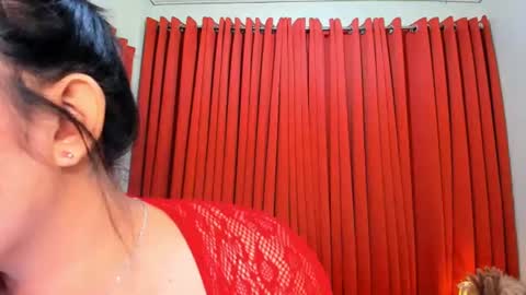 Snapshot of louisse_moone chatting on July 16, 8:37 pm Louisse online show from July 16, 8:37 pm