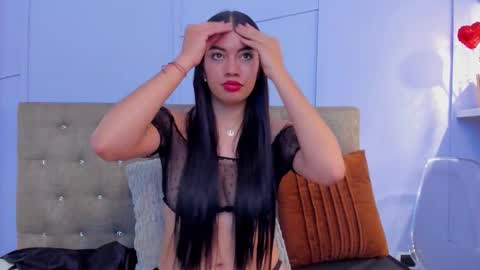 Snapshot of lourenfox chatting on October 18, 11:44 am Louren Fox online show from October 18, 11:44 am