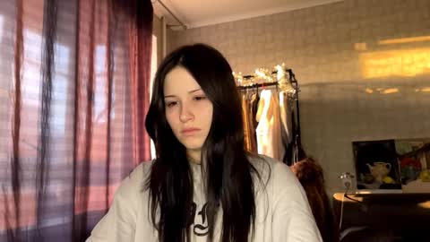 Elfie online show from March 12, 4:13 pm