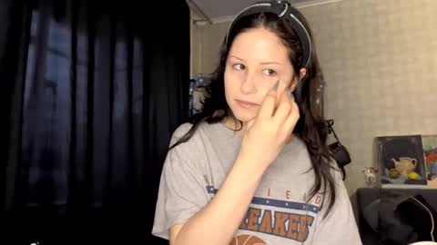 Elfie online show from March 16, 4:33 pm