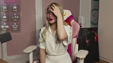 Snapshot of lovamanda chatting on May 21, 9:44 pm lovamanda online show from May 21, 9:44 pm
