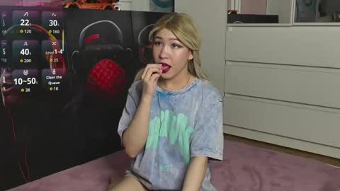 Snapshot of lovamanda chatting on May 22, 9:53 pm lovamanda online show from May 22, 9:53 pm