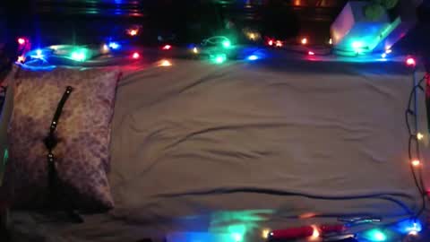 Snapshot of love2shareletsplay chatting on March 22, 7:45 am love2shareletsplay online show from March 22, 7:45 am