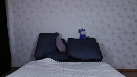 Snapshot of love_bella_ chatting on June 25, 12:21 am love bella online show from June 25, 12:21 am