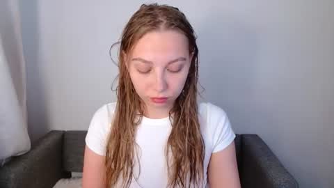 Snapshot of love_bella_ chatting on June 30, 11:50 pm love bella online show from June 30, 11:50 pm