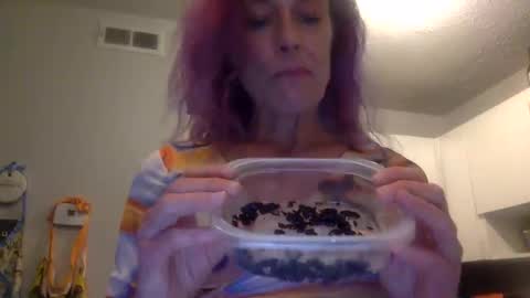 love_blooms online show from March 24, 6:29 am