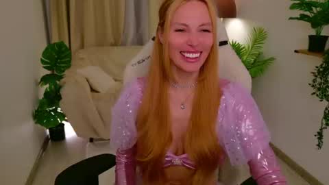 Snapshot of love_call chatting on July 10, 2:38 am love_call online show from July 10, 2:38 am