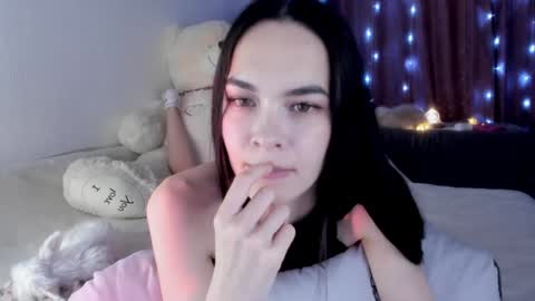 Snapshot of love_coin chatting on January 11, 12:01 am Love is name - I want to be your hobby General of hearts troops online show from January 11, 12:01 am