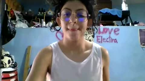 Snapshot of love_electra chatting on October 26, 3:07 pm love_electra online show from October 26, 3:07 pm