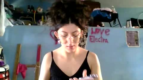 Snapshot of love_electra chatting on November 13, 2:05 pm love_electra online show from November 13, 2:05 pm