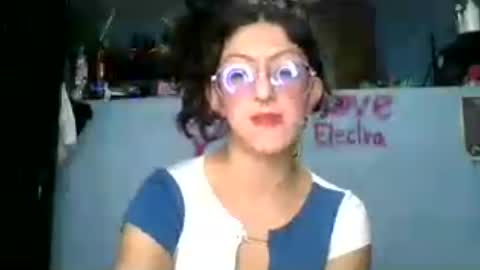 Snapshot of love_electra chatting on June 30, 12:11 am love_electra online show from June 30, 12:11 am
