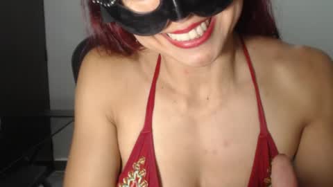 Snapshot of love_gatubela chatting on September 22, 7:27 pm Nina online show from September 22, 7:27 pm