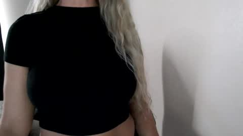 LoVe On  online show from June 28, 2:34 pm