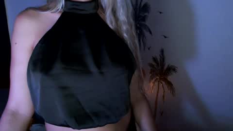 LoVe On  online show from July 27, 2:18 am